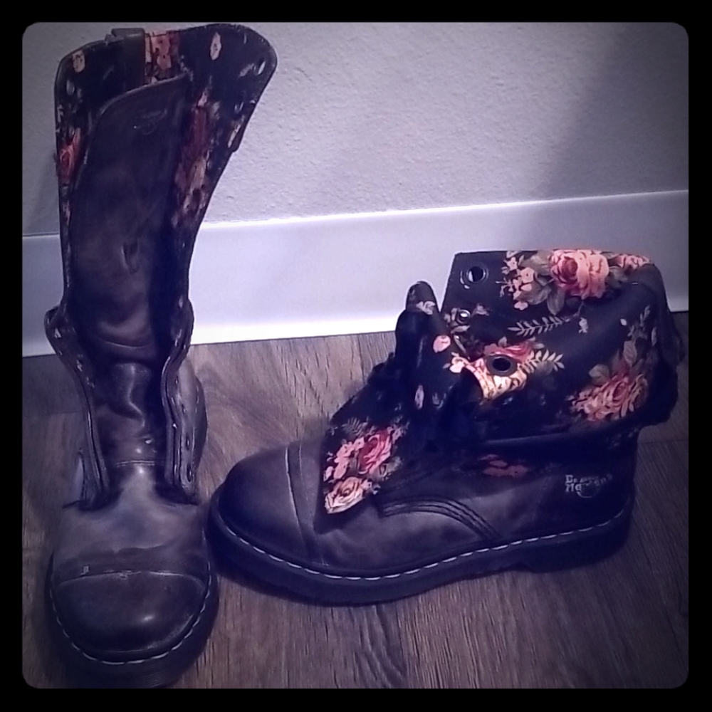 Women's Dr. Martens Triumph 1914 Combat